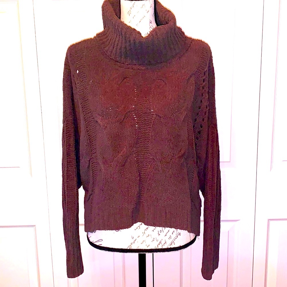*****Brand New/W Tag***** Turtleneck Cropped Sweater.